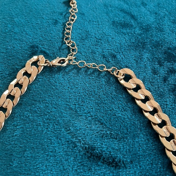 🎉💥SALE Statement Necklace 😁 - Picture 3 of 4